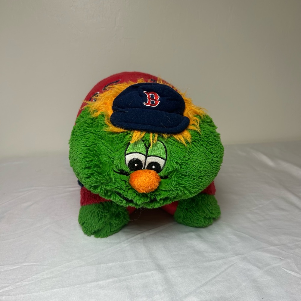 Boston Red Sox Pillow Pets Plush MLB Mascot Wally Pillow Pet 2009